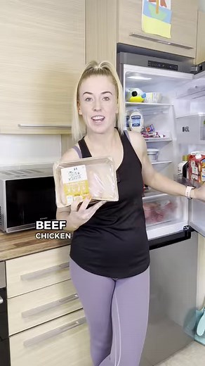 Do you have to take protein powder to reach your fat loss goals? Protein is so important, not just for losing weight or training in the gym, but for general health! You need protein. Your kids need protein. Your parents need protein. There are so many sources of food you can eat that are great sources of protein: Fish Beef Chicken Eggs Greek yoghurt. But if you’re like me and you can’t stomach smoked salmon or eggs for breakfast, or if you don’t eat meat, then protein powder can be a great optio