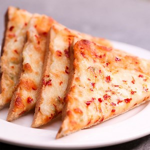 24K views · 264 reactions | ☝☝☝☝☝☝ Like The Page For More Videos 5 MIN. CHILLI CHEESE TOAST RECIPE l CHILLI TOAST l N'Oven - Non Veg YouTube Channel: https://www.youtube.com/channel/UC0tCe25n_jkiR4BdbiFEGXA | N'Oven - Cake & Cookies | Facebook