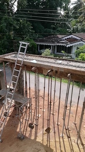 Preparing for the roller shutter slab 🧱⚙️ — Electrical conduits are being carefully installed before concrete pouring begins! 🔌🔩 #RollerShutter #ElectricalConduits #SlabPreparation #ConstructionWork #SiteProgress #EngineeringUpdate #EngPiumalPathirana #PiumalPathirana #SriLankaBuilders | Eng. Piumal Pathirana