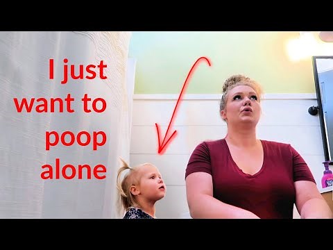 HOW MOMS GO TO THE BATHROOM | I have no privacy 💩