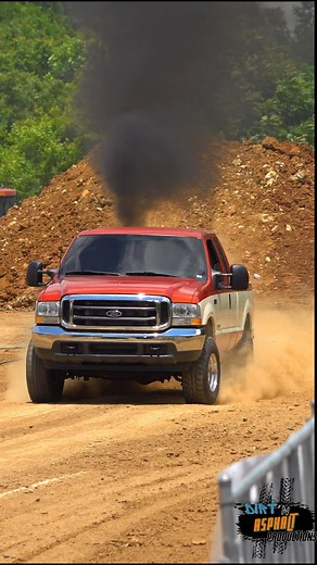 Nasty Ford on the dirt drag strip #southernohiosmokeshow #cummins #fummins #diesel | Dirt 'N Asphalt Productions