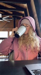 What’s a must in your morning routine? For Gabrielle, that’s coffee, a dog walk, answering emails, and getting in a workout. Our Icon™ Mug and Water Bottle help ensure proper hydration and caffeination! 📸: instagram.com/gabriellenelson_ | Thermos