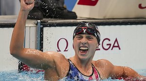 HIGHLIGHTS: Katie Ledecky breaks her own Olympic record, wins gold in 1500m freestyle