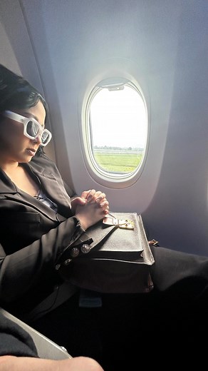 188 reactions · 9 comments | Berangkat jam 4 pagi ke Makassar, mendarat langsung sarapan di Coto Dili, dan lanjut ke Bone. Sekarang kita ngantuk, mau tidur di mobil ke Bone karena katanya perjalanannya 4 jam hihi! Sampai jumpa di Bone ❤️ | Astrid | Facebook