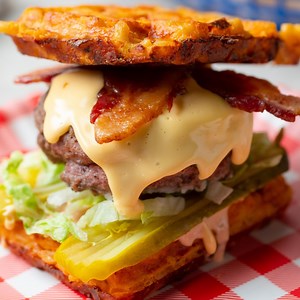 81K views · 86 reactions | Mac & Cheese Waffle Burger | Tasty | Facebook