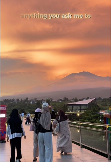 Sunset Malang Skyland April 23 2026 — Foto & Info Wisata