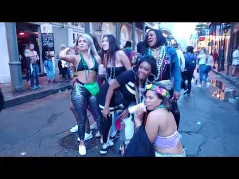 Mardi Gras 2019 - Dancing in the streets and flashing