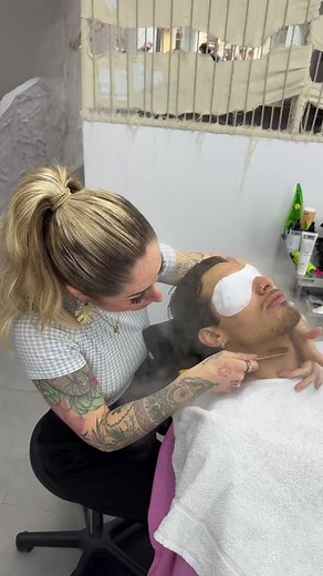 Enjoy a Relaxing Hot Towel Shave Experience in Barcelona
