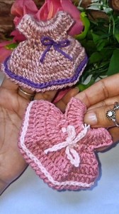 Mini vestidos a crochet para llaveros | Crochet Melros