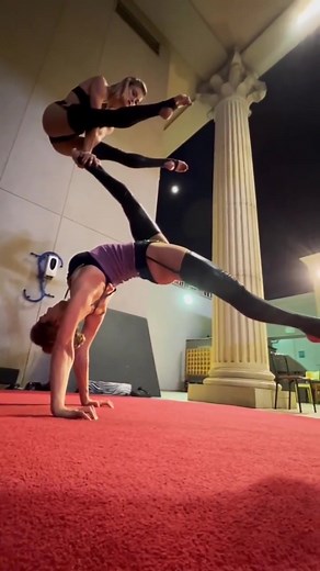 Acrobatic Maneuvers: Stunning Athletic Performances