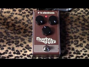 TC Electronic RUSTY FUZZ pedal demo with Strat