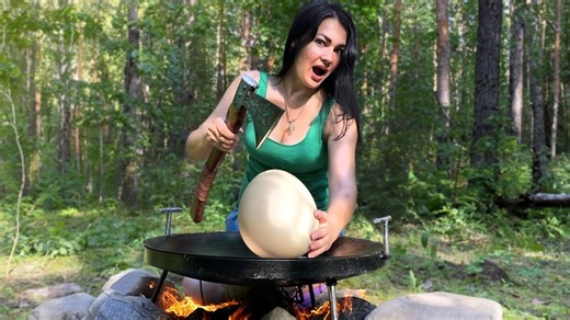 Cooked the Biggest Egg in the World! Delicacy of Ostrich Eggs | Victoria in the kitchen