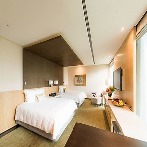 [Hot Item] Luxury Business Hotel Furniture for Sale Solid Wood Bedroom Set