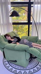 15K views · 41 reactions | Meet the ultimate Recliner Chair, packed with electric power, massage and heat features! Perfect for seniors seeking comfort and style. Plus, enjoy the extended footrest for that extra cozy vibe. Stay connected with the built-in USB port and keep your essentials handy in the 2 side pockets. It's like a hug in chair form! ✨ | Smart Finds | Facebook