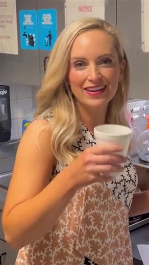 Morning Minute: Birthright citizenship, human smuggling, new dinosaur Ashley Sutton with your news in a minute… Supreme Court set to decide the future of nationwide injunctions against Trump: https://bit.ly/3T9v55v Sentencing set for smugglers in 2022 San Antonio migrant tragedy that left 53 dead: https://bit.ly/4nmPEZZ New dinosaur species the size of a Labrador discovered, thrilling paleontologists: https://bit.ly/4l3bMqQ | KABB FOX 29 News, San Antonio | Facebook