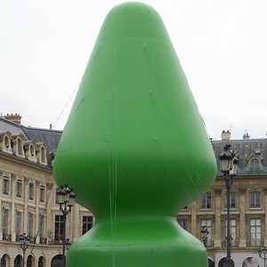 Paris "Sex Toy" Sculpture by Artist Paul McCarthy Is Erected...Then Deflated—See the Pics!