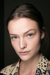 Il fondotinta migliore è quello che mettiamo senza commettere errori, e questa tecnica è infallibile