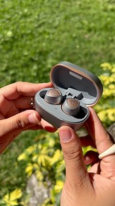 Soundpeats y sus detalles… 😮‍💨 Modelo Sonic (Control por medio de botón) ✅ Chip Qualcomm TrueWireless Mirroring / Qualcomm 3040 / Qualcomm APTX ✅ Micrófono doble con cancelación de ruido ✅ Conexión Bluetooth V5.2 ✅ Sonido inmersivo con bajos potentes ✅ Autonomía de 45 horas (con la caja de carga) ✅ IPX5 (Resistentes a lluvias leves o sudor) ✅ Baja latencia (60 ms) Solicita el tuyo a través de mensaje 📩 ¡Ultimas unidades! | Sutoa