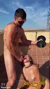 Mädchen hilft Gymbro bei Übungen - Hardnikole Payo Pro