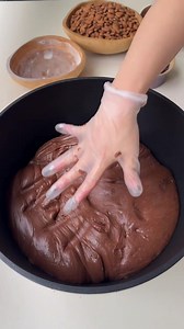 11M views · 178K reactions | Làm kẹo hạnh phúc ngập tràn socola hạnh nhân | Quyên Tuyendunglaodong | Facebook