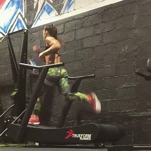 Full speed ahead into the week! #runtrue #traintrue @lozstallwood2 | Trueform Running