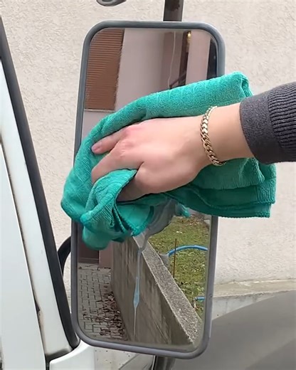 Toothpaste Side Mirror Hack | Motor Zone