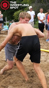 Frank Burke almost runs Kevin Allison into the table... see full match at https://youtu.be/8FHuB46tM18 #kevinallison #askrenwrestlingacademy #frankburke #regionwrestlingacademy #145lbs #chicagowrestlingclub #dayatthebeach, #northavenuebeach #chicago | The Wrestling Spot