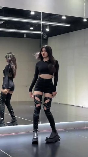 108K views · 2.3K reactions | KPOP DANCE ✨✨✨✨#fyp #trendingnow #dance #singapore #kpopdance #sexydance #tiktokdance #muacotrang #zumba #kidsdance | ASA Choreographer | Facebook