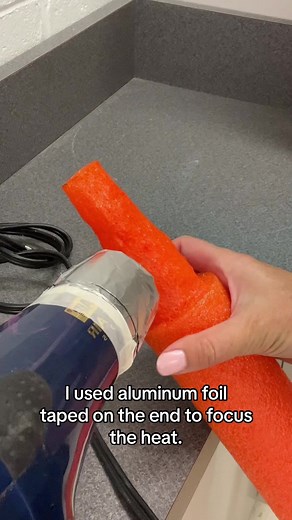 DIY giant crayon made with a #poolnoodle #hairdryer and a #serratedknife #iteachart #artsupplies #giantartsupplies #giantcrayons #artroomdecor #classroomdecor #classroomdecoration #classroomdecorating #classroomdecorations #poolnoodlecutting #poolnoodlecraft #arteducation #elementaryart #elementaryartteacher #elementaryteacher #teacherhack #crayonart #crayon