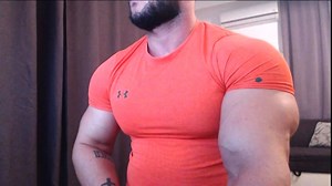 Straight amateur hunk surrenders to a gay touch