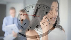 Mujer principal que toma la llamada: video de stock (totalmente libre de regalías) 3996676655 | Shutterstock