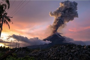 Philvolcs: Mayon Volcano resembles 2014 eruption, violent activity remains possible | Coconuts