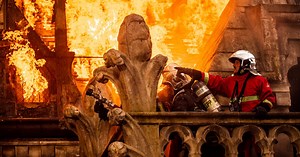 Notre-Dame Brûle : le film événement de Jean-Jacques Annaud a sa première bande-annonce