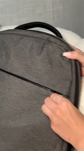 من العمل إلى عطلة نهاية الأسبوع، ستكون حقيبة آيسر الرفيق المثالي. Everyday essential. From work to weekend, your Acer backpack will be the perfect companion. #Backpack #Aceraccessories #accessories | Acer Middle East