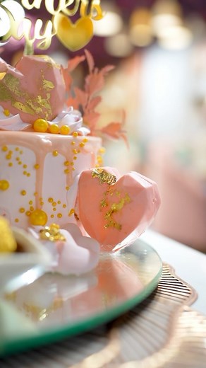 A merry Mother’s Day delight with fresh mango cake 🎂 Give her a sweet and fresh surprise with our Mother’s Day platter which has a beautiful cake, buttercrunch toffee and flowers Get this beautiful platter for your mom today 🌻 #mothersday #mothersdaycake #ordernow #buttercup #buttercupbungalow #dips #newproduct #bakery #bakeryshop #newoutlet #cafe ##avocado #aestheticcafe #shopnow #foodie #instagram #lucknowcity #nowopen #gomtinagar #artisanbakery #instagood #getfancy #bakeryshop | Buttercup B