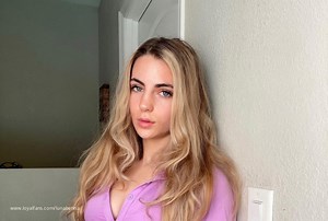 First Sex Tape I Was Only 18 - Luna Benna Official Profile | LoyalFans