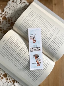 Just Keep Reading Dackel Lesezeichen - Etsy.de