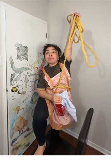 Ana Arias (@soloanaarias)’s video of cleaning lady