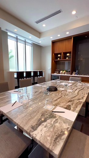 Our flexible meeting rooms offer the perfect space for conferences, presentations, team building activities and more. Meet under the palm trees, contact pbiwp-salesadm@hilton.com for meeting inquiries  #entrepreneur #business #hotel | Hilton West Palm Beach | Facebook