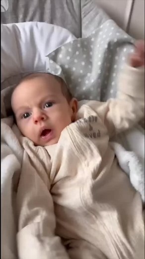 29K views · 1.2K reactions | - Before → stubborn cradle-cap flakes. After → a clear, healthy scalp in under a week. Ezra had persistent cradle cap. Amber used our Healing Balm — a simple tallow-based barrier balm with no perfumes and no petrochemicals. Just real fats supporting the skin barrier. Healing cradle cap in less than a week. | Zero BS | Facebook