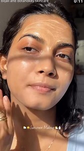 Dot n key Tinted sunscreen Spf 50 (50ml) #RESTOCKED ‼️ 🎀Available Shades: ✨ Porcelain ✨ Sand ✨ Beige ✨ Warm Ivory এই সানস্ক্রিনটি আপনাকে সান প্রটেকশন দেওয়ার পাশাপাশি স্কিনের ডার্ক স্পট হাইড করবে, বিবি ক্রিম এর মত লুক দিবে! 🤯 লাইটওয়েট কিন্তু ভালোই কভারেজ দেই! এটি যথেষ্ট ময়েশ্চারাইজিং যার কারণ এক্সট্রা ময়েশ্চারাইজার দেওয়ার প্রয়োজন নেই 💯 রেগুলার লুকের জন্য পারফেক্ট একটা সানস্ক্রিন! 🌟 সান্সক্রিন দিবেন পাওডার দিয়ে একটু সেট করে নিবেন 😍 🛍️ 𝐒𝐡𝐨𝐩 𝐃𝐢𝐫𝐞𝐜𝐭𝐥𝐲 𝐅𝐫𝐨𝐦 𝐎𝐮𝐫 𝐖𝐞𝐛𝐬𝐢𝐭𝐞 