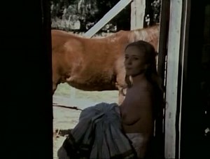Cheryl Smith Nue (22 ans dans cette scène) dans L'enfer des mandingos (1976)