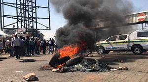 Putco bus drivers protest over salaries