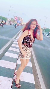 Meri chadti jawani ,, chamma chammma 😝😜🤣 | Priya Golani