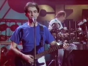 68K views · 2K reactions | Czerwone Gitary - Płoną góry, płoną lasy, 1995 | Legendy muzyki | Facebook