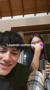 Leyendo comentarios en vivo: reacciones y humor
