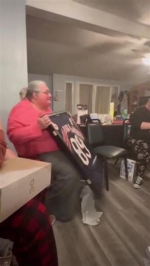 1.6K views · 47 reactions | Christmas 2023 Chicago Bears fan Patrick Pierson: “Biggest bears fan I know, my mom (Shirley Champe) born and raised in the city of Chicago graduated from Carl Schurz high school in ‘84 . Die hard bears fan ! #BearDown | Chicago Bears Fan 4 Ever | Facebook