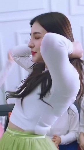 #nancymedonie #nancypelosinews #momolandnancy #njmfw #nancymomoland #MOMOLAND | NJMFW