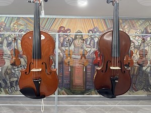 Струнни инструменти на майстори от цял свят са изложени в Музея на розата в Казанлък