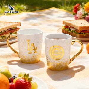 [Hot Item] Large Porcelain Gift FDA Electroplating Custom Ceramic Mug for Christmas